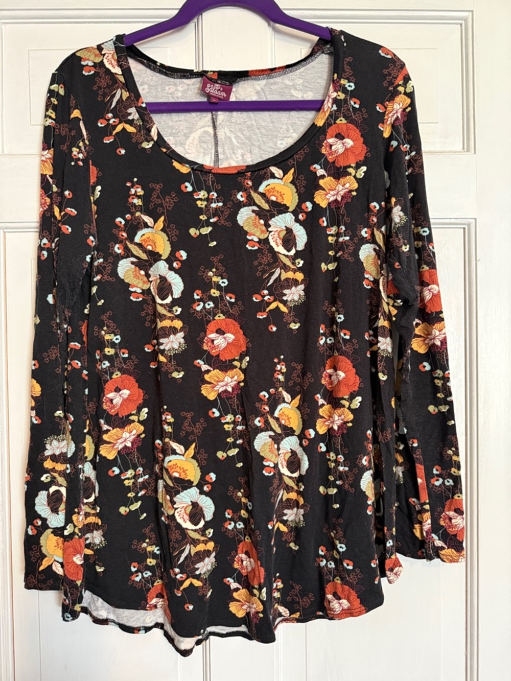 Women’s Floral Scoop Neck Long Sleeve Top - Black Floral